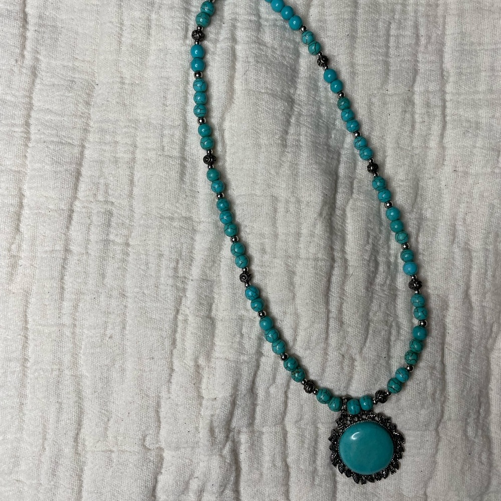 Turquoise blue pendant necklace